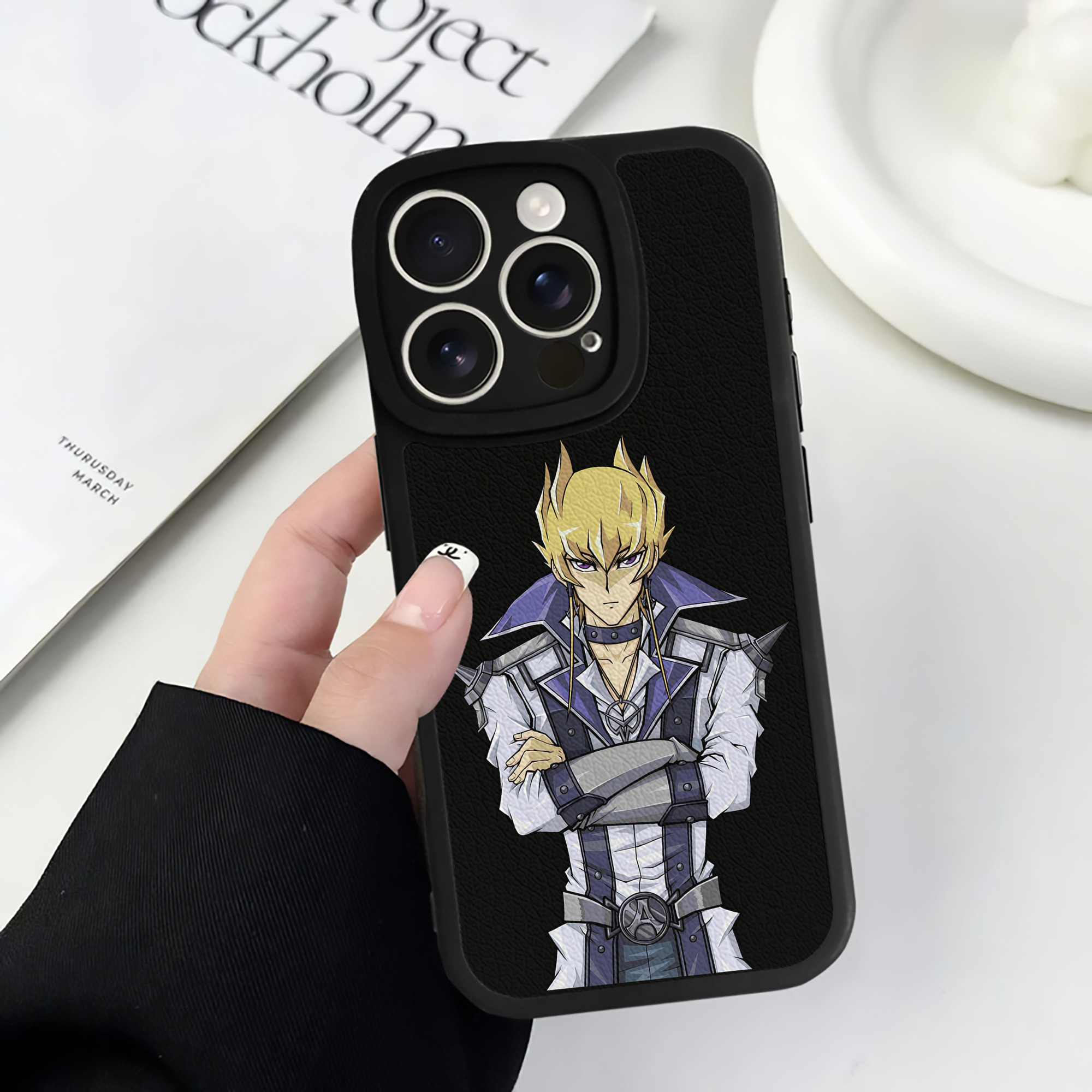 遊☆戯☆王 Yu-Gi-Oh! 【iPhone 16シリーズ対応】シリコンスマホケース（レザー調） 材質：シリコン